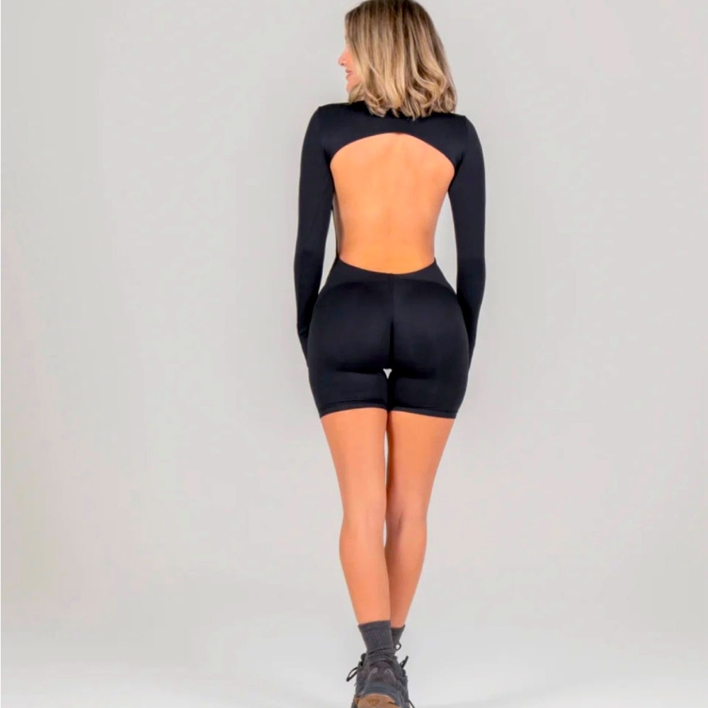 Davis Active Backless long sleeve romper
